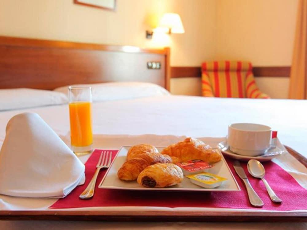 Hotel Oriente Zaragoza Ngoại thất bức ảnh