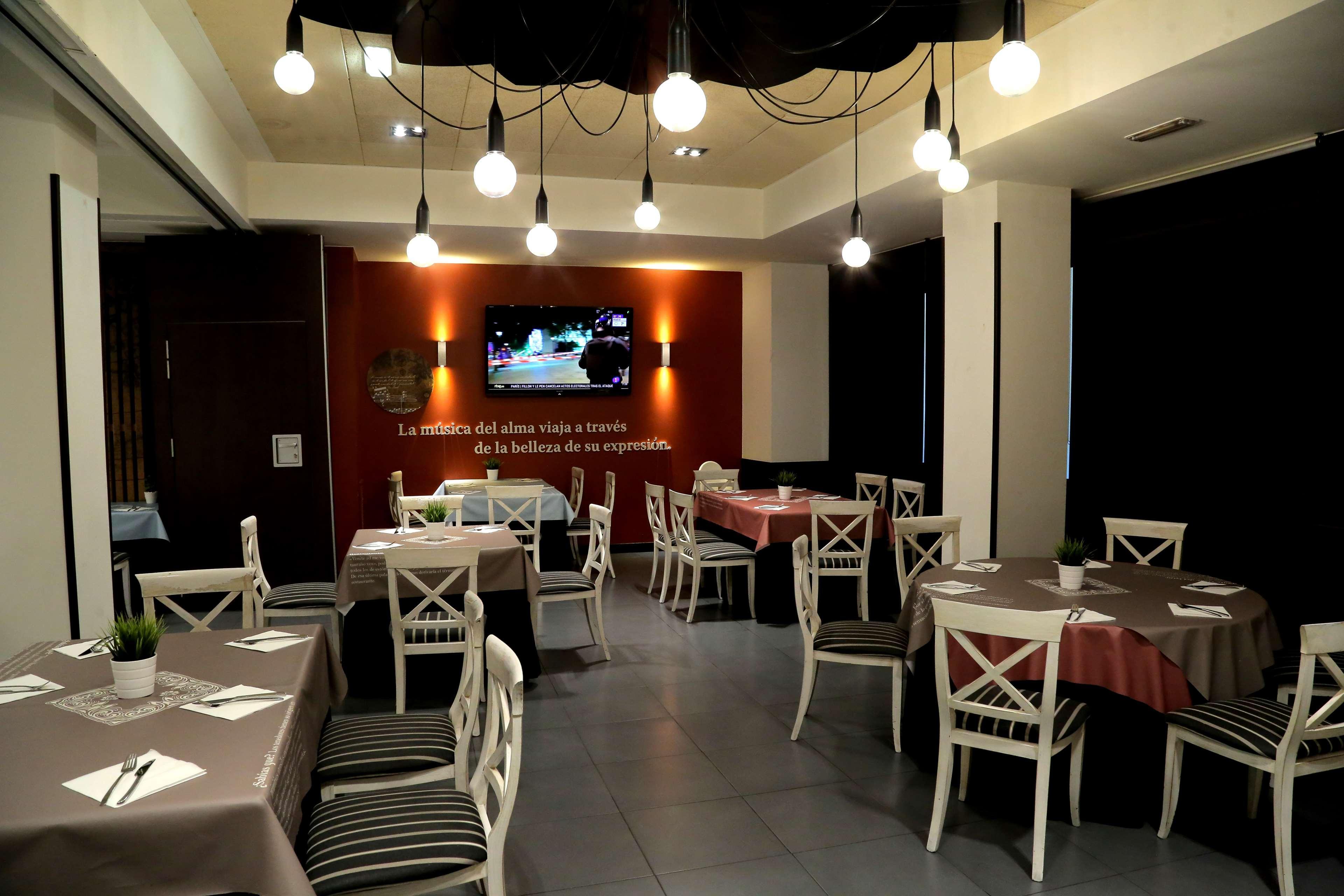 Hotel Oriente Zaragoza Ngoại thất bức ảnh